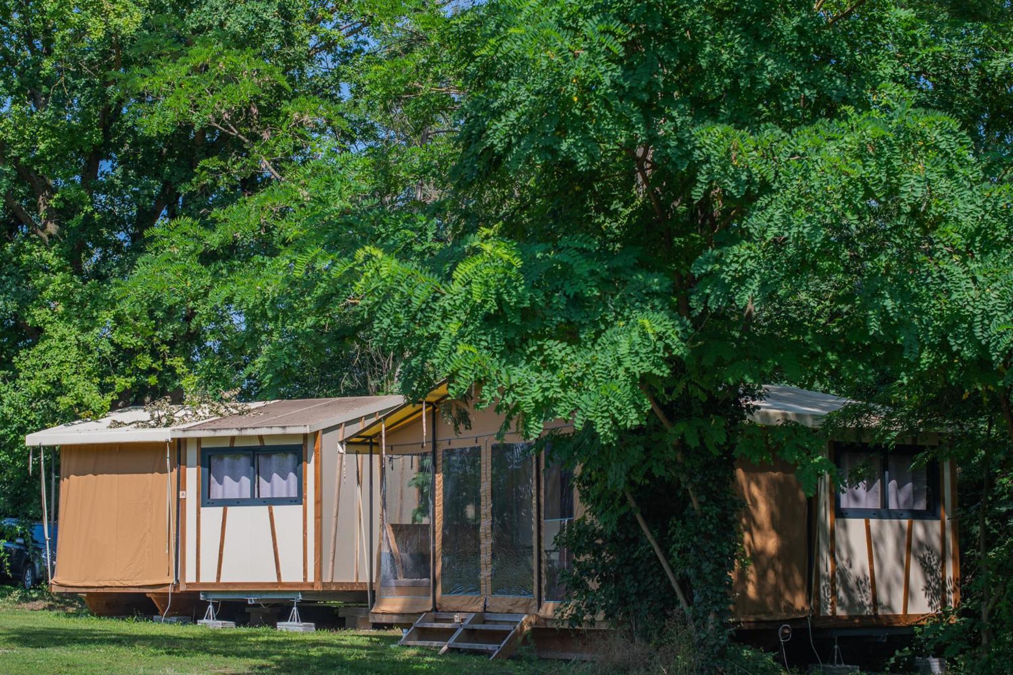 Camping Onlycamp Vauban Нёф-Бризах Экстерьер фото